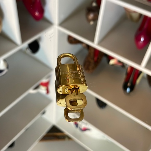 Louis Vuitton Brass Lock & Key #340 - Picture 4 of 4